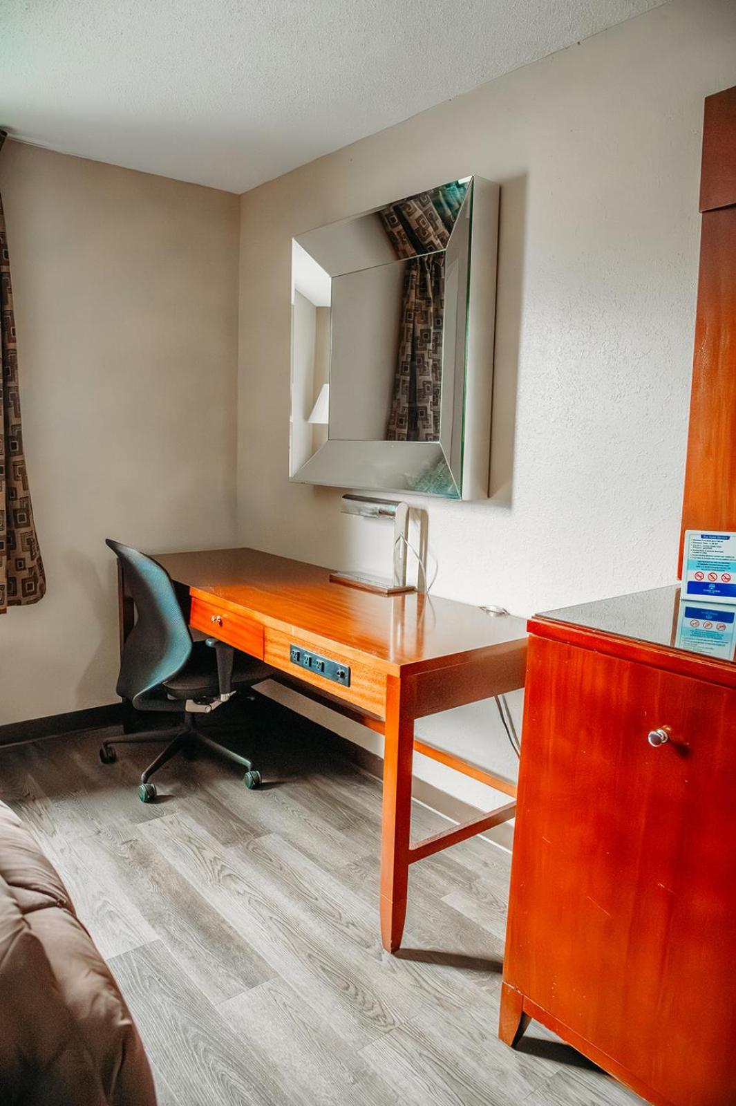 Country Garden & Suites Benton Esterno foto